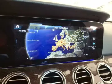 MERCEDES-BENZ E 300 e AMG  ALLRAD Pano 360 HUD Memor&hellip;