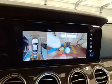 MERCEDES-BENZ E 300 e AMG  ALLRAD Pano 360 HUD Memor&hellip;
