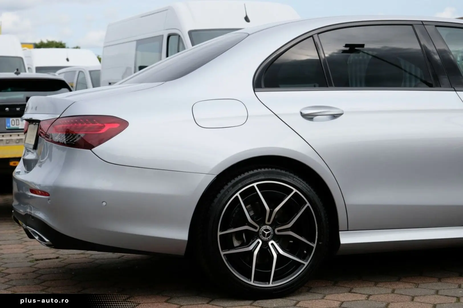 MERCEDES-BENZ E 400 d 4M AMG HUD Airmatic Standheizu&hellip;