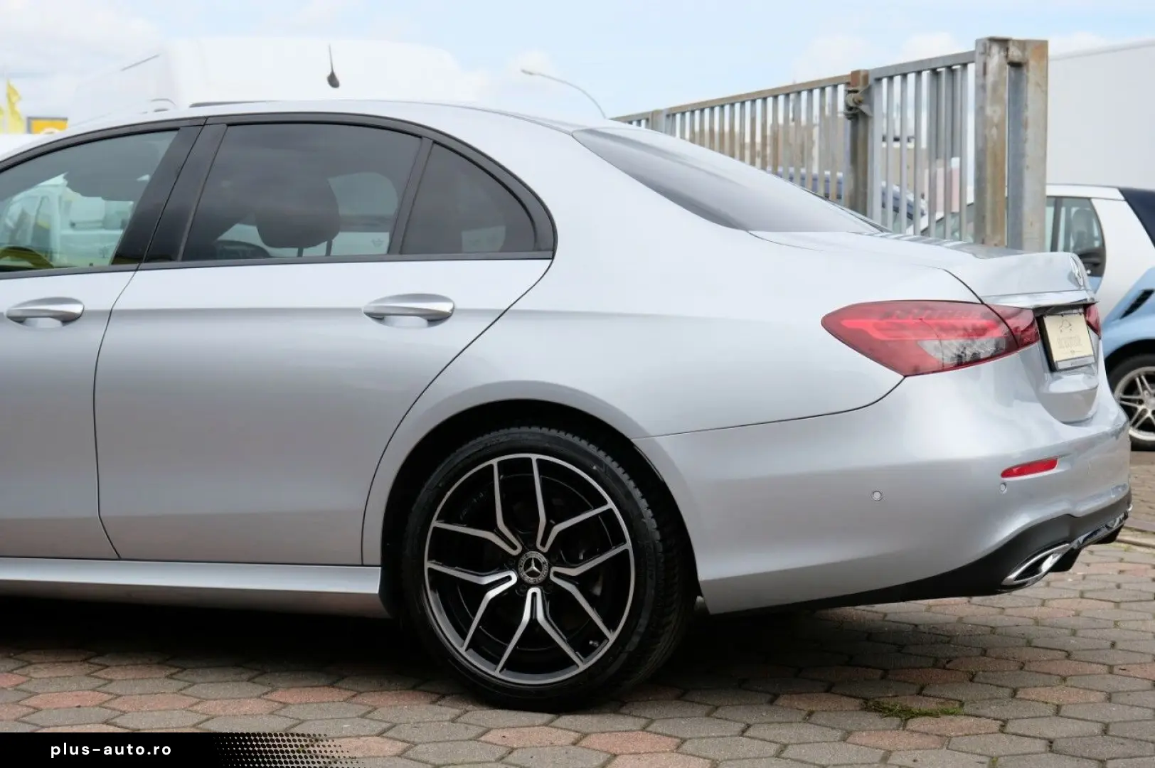 MERCEDES-BENZ E 400 d 4M AMG HUD Airmatic Standheizu&hellip;