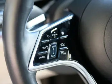 MERCEDES-BENZ E 400 d 4M AMG HUD Airmatic Standheizu&hellip;