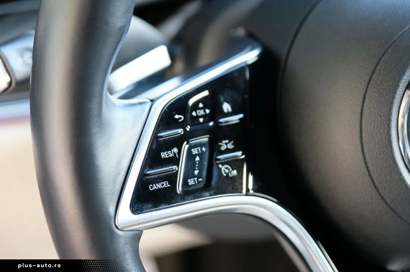 MERCEDES-BENZ E 400 d 4M AMG HUD Airmatic Standheizu&hellip;