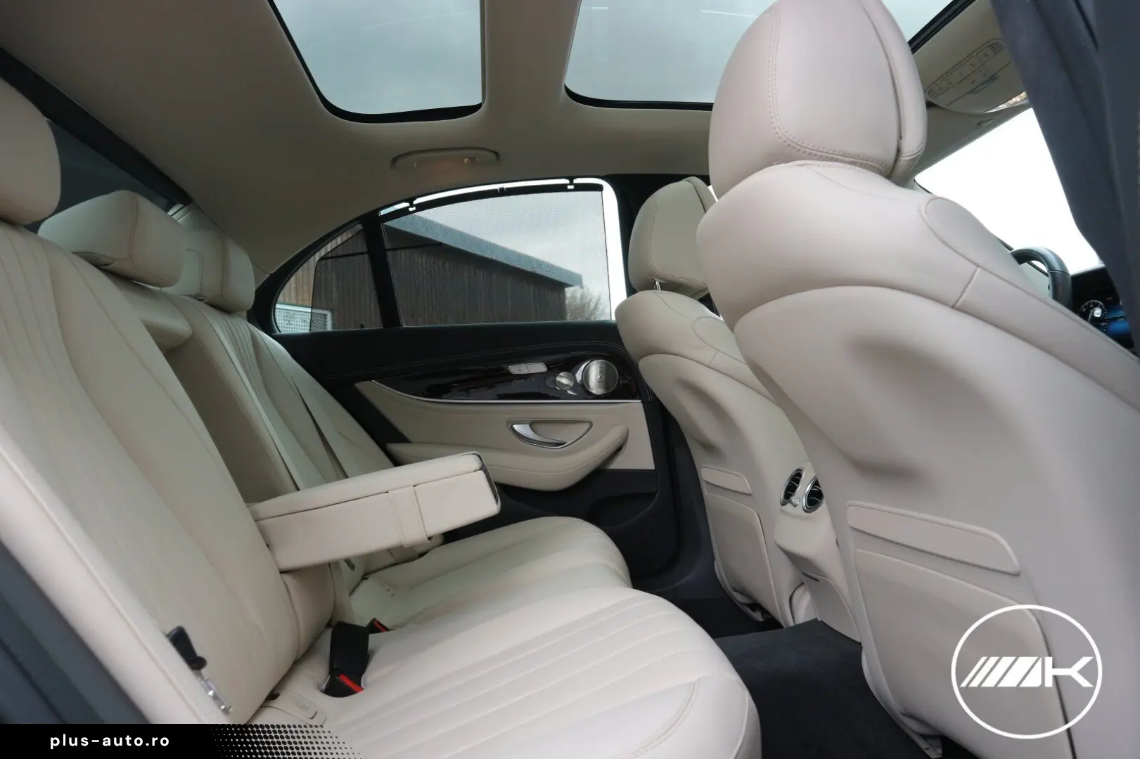MERCEDES-BENZ E 300d 4M AMG MASSAGE PANO BURM MULTIBEAM 360