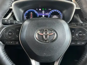 TOYOTA Corolla Cross Hybrid 2.0 4x4 Team D  LED CAM SHZ