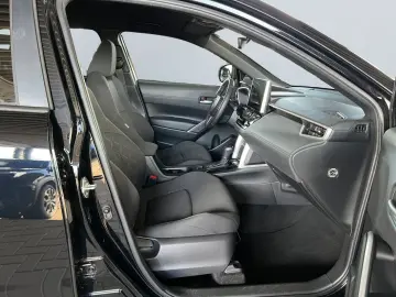 TOYOTA Corolla Cross Hybrid 2.0 4x4 Team D  LED CAM SHZ