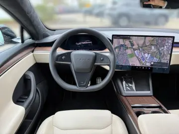 TESLA Model S Long Range Luftfederung Panorama 360 Kam