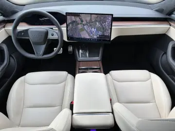 TESLA Model S Long Range Luftfederung Panorama 360 Kam