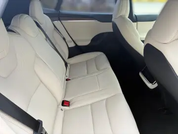 TESLA Model S Long Range Luftfederung Panorama 360 Kam