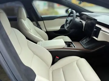 TESLA Model S Long Range Luftfederung Panorama 360 Kam