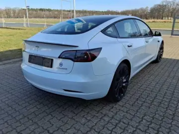 TESLA Model 3 Dual AWD Performance 393 20  Autopilot 3