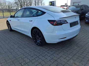 TESLA Model 3 Dual AWD Performance 393 20  Autopilot 3