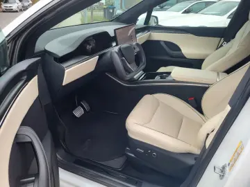TESLA Model X Plaid 750 KW Full-Self-Drive Anhängerkup