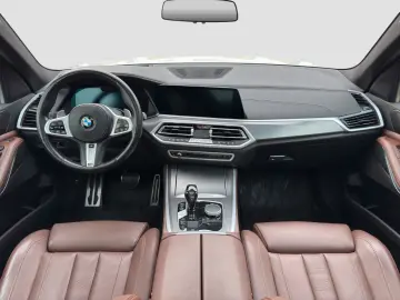 BMW X5 M50i Sportaut. 360  Laser HuD PANO SoftClose