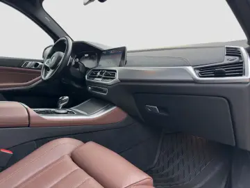 BMW X5 M50i Sportaut. 360  Laser HuD PANO SoftClose