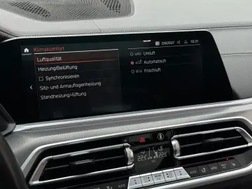 BMW X5 M50i Sportaut. 360  Laser HuD PANO SoftClose