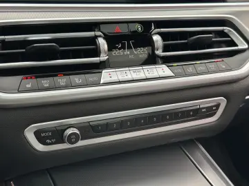 BMW X5 M50i Sportaut. 360  Laser HuD PANO SoftClose