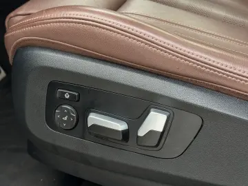 BMW X5 M50i Sportaut. 360  Laser HuD PANO SoftClose