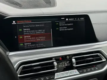 BMW X5 M50i Sportaut. 360  Laser HuD PANO SoftClose