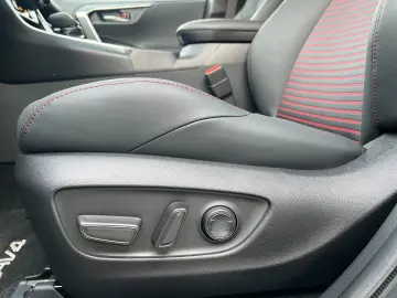 TOYOTA RAV 4 2.5 PlugIn Hybrid 4x4 Style VOLL 2024er
