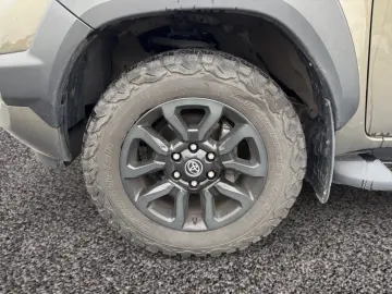 TOYOTA HiLux 4x4 Double Cab Invincible Hardtop   AHK