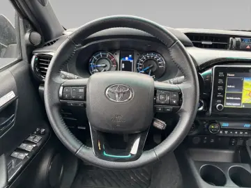 TOYOTA HiLux 4x4 Double Cab Invincible Hardtop   AHK