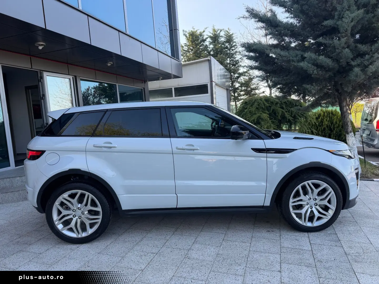 Land-Rover Range-Rover-Evoque