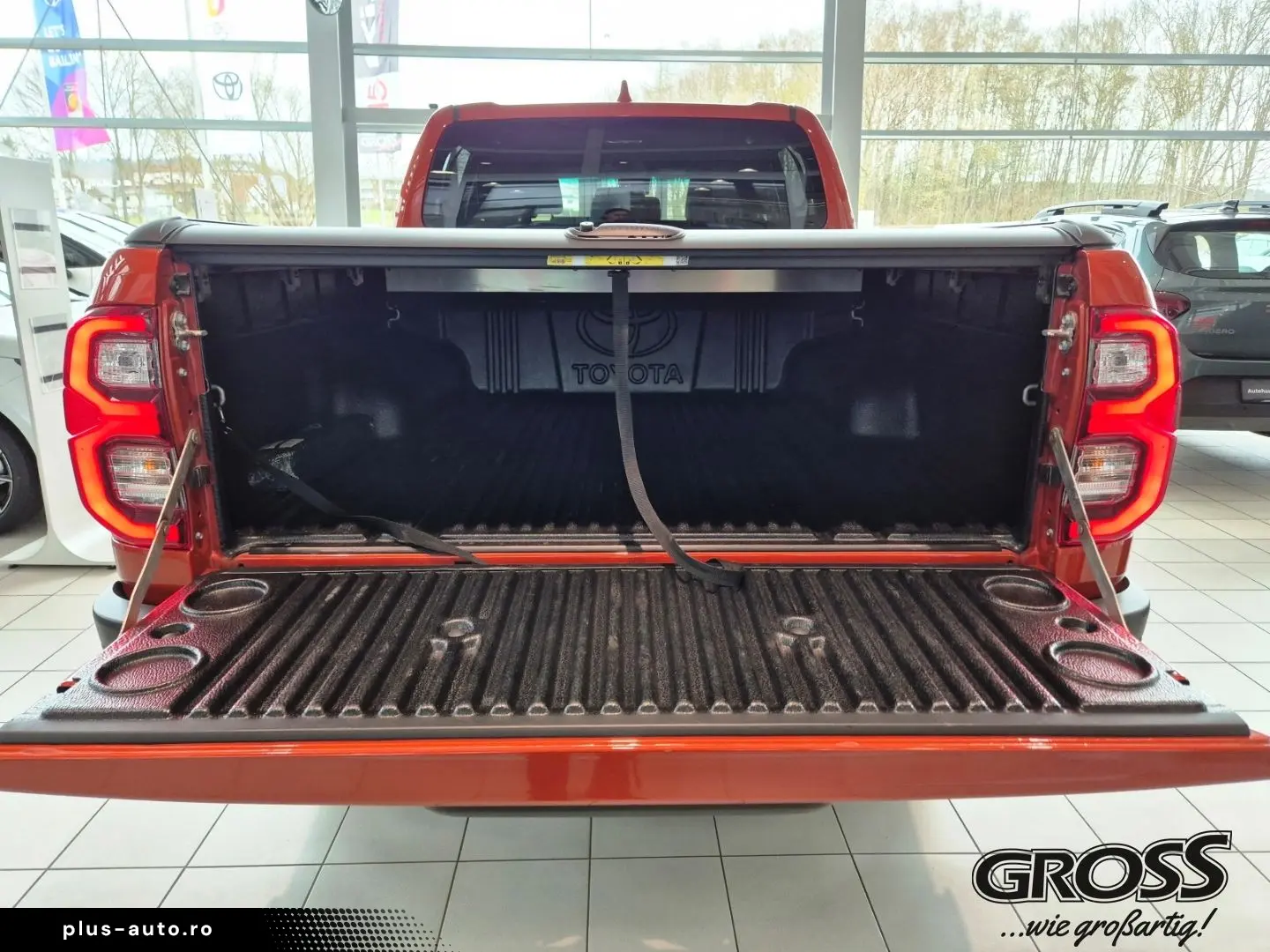 TOYOTA Hilux DC Invincible   AHK   JBL   Rollo   Garant