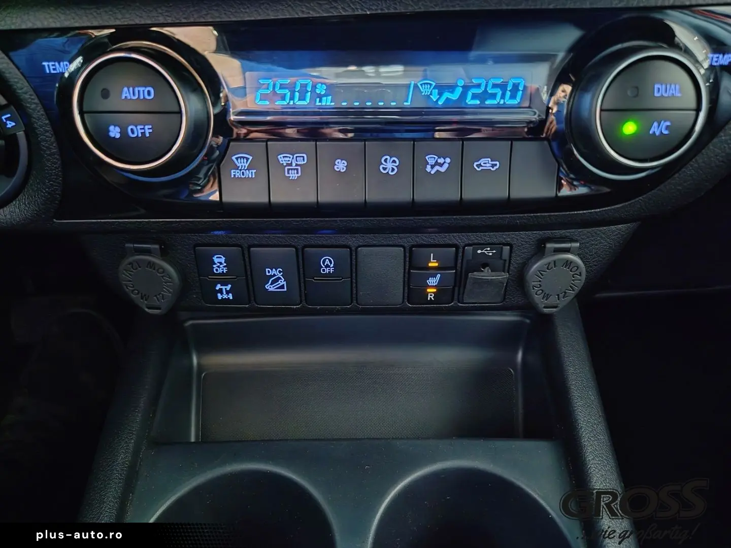 TOYOTA Hilux DC Invincible   AHK   JBL   Rollo   Garant