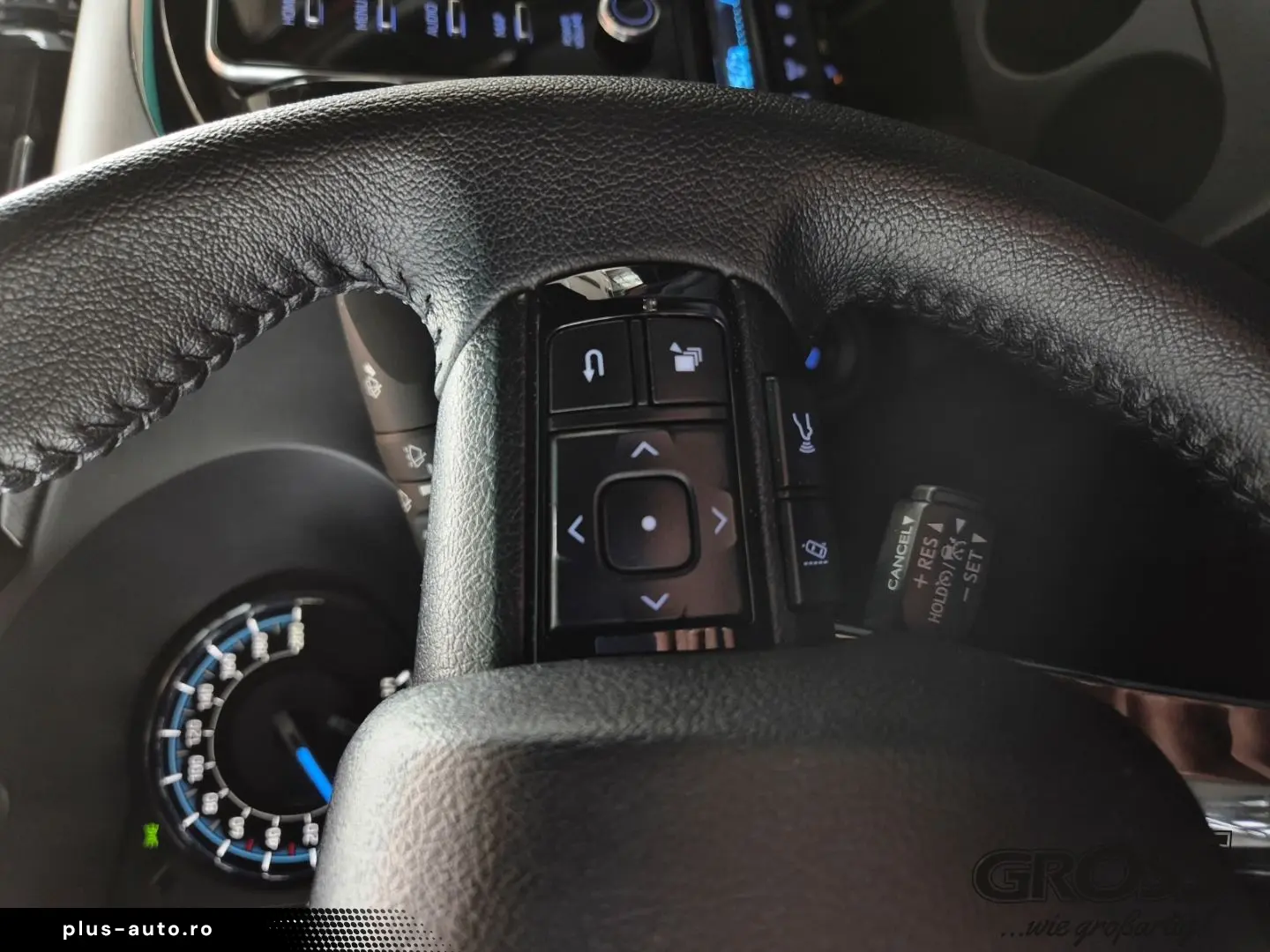 TOYOTA Hilux DC Invincible   AHK   JBL   Rollo   Garant