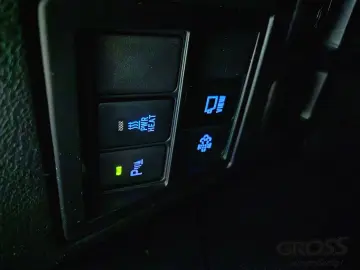 TOYOTA Hilux DC Invincible   AHK   JBL   Rollo   Garant