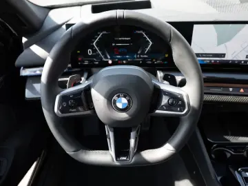 BMW 520d xDrive M-Sport AHK STANDHZ HUD 360  LED ACC