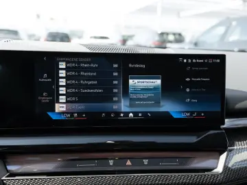 BMW 520d xDrive M-Sport AHK STANDHZ HUD 360  LED ACC