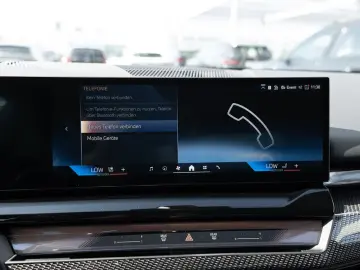 BMW 520d xDrive M-Sport AHK STANDHZ HUD 360  LED ACC