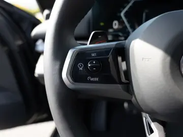 BMW 520d xDrive M-Sport AHK STANDHZ HUD 360  LED ACC