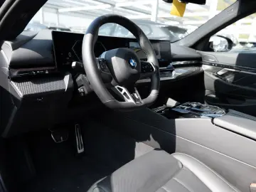 BMW 520d xDrive M-Sport AHK STANDHZ HUD 360  LED ACC