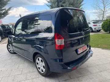 Ford Tourneo-Courier