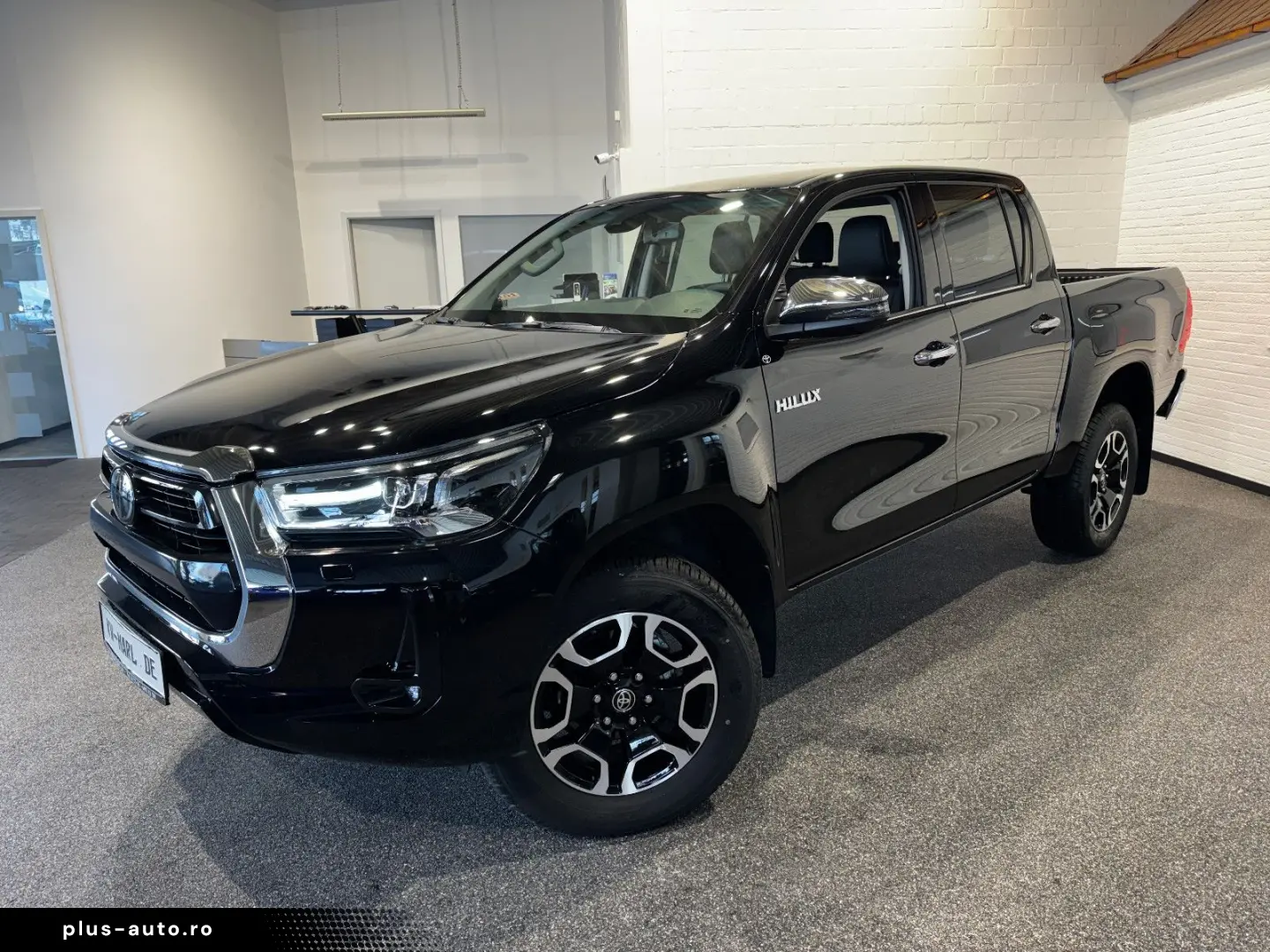 TOYOTA Hilux Double Cab Executive 2.8D 4x4 AHK 3.500 KG