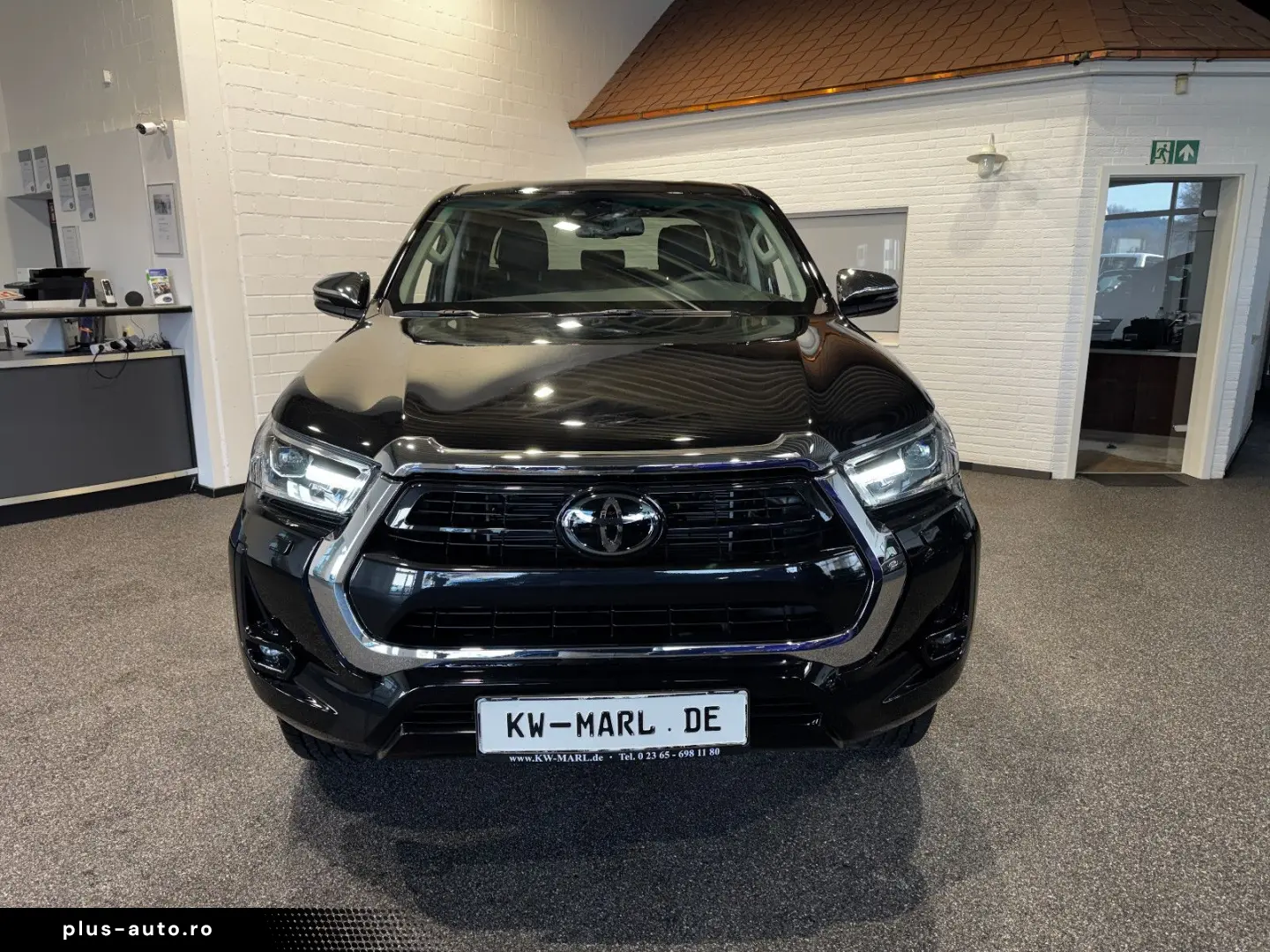 TOYOTA Hilux Double Cab Executive 2.8D 4x4 AHK 3.500 KG