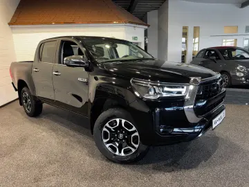 TOYOTA Hilux Double Cab Executive 2.8D 4x4 AHK 3.500 KG