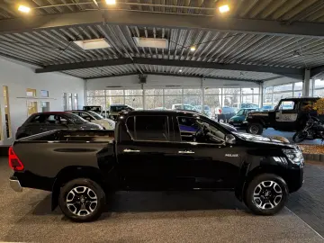 TOYOTA Hilux Double Cab Executive 2.8D 4x4 AHK 3.500 KG