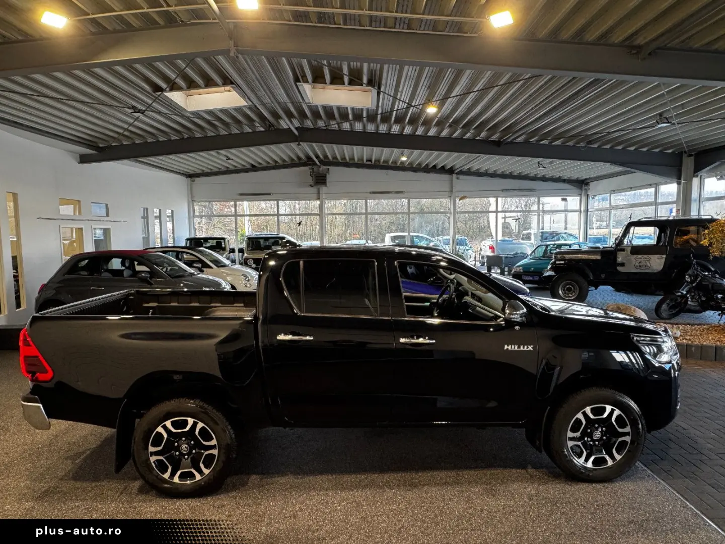 TOYOTA Hilux Double Cab Executive 2.8D 4x4 AHK 3.500 KG
