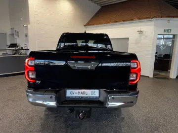 TOYOTA Hilux Double Cab Executive 2.8D 4x4 AHK 3.500 KG