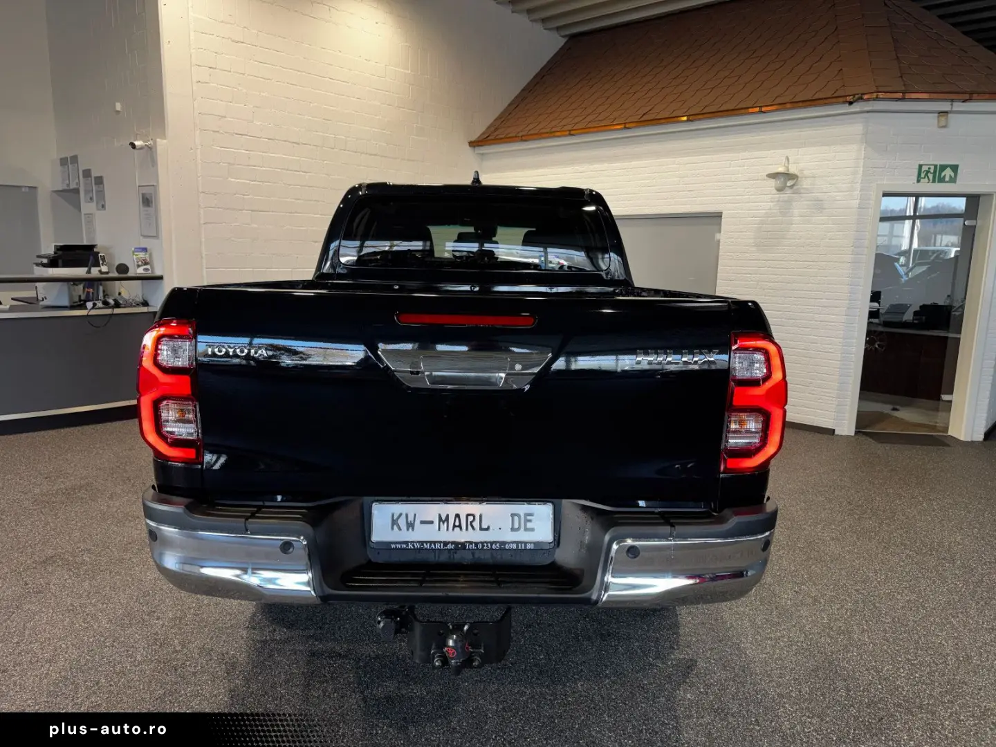 TOYOTA Hilux Double Cab Executive 2.8D 4x4 AHK 3.500 KG