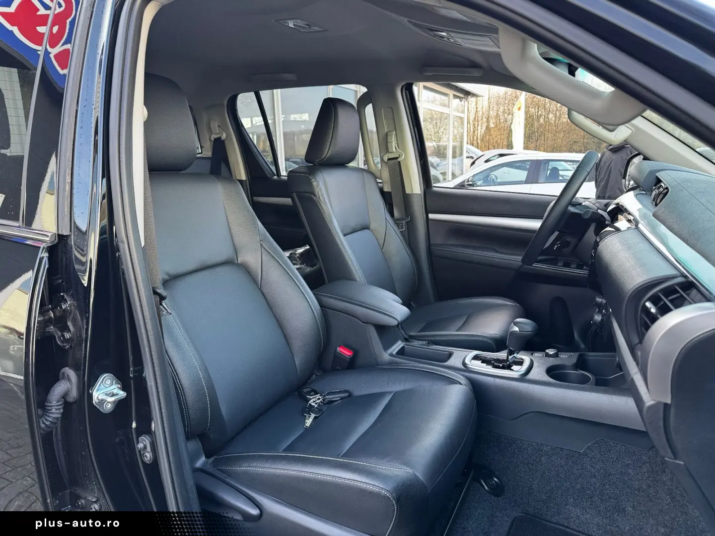 TOYOTA Hilux Double Cab Executive 2.8D 4x4 AHK 3.500 KG