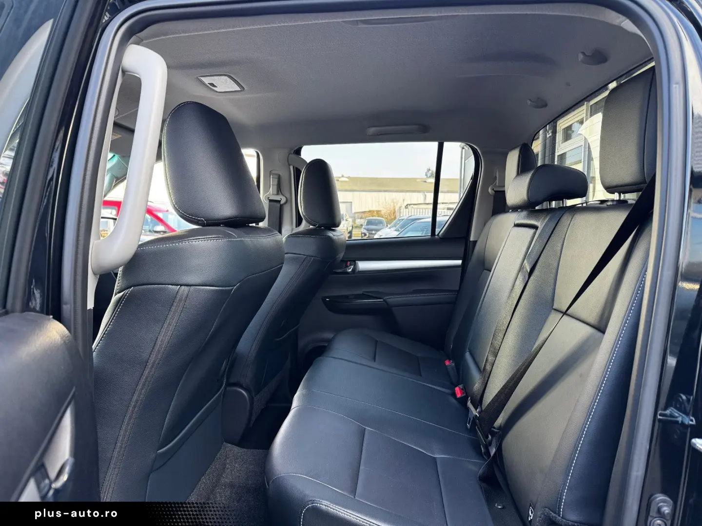 TOYOTA Hilux Double Cab Executive 2.8D 4x4 AHK 3.500 KG