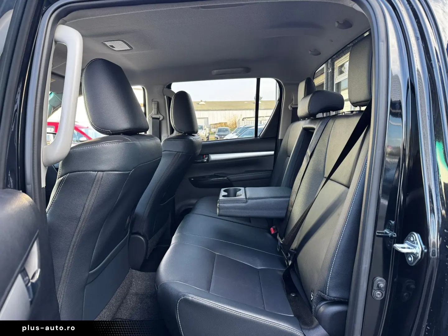 TOYOTA Hilux Double Cab Executive 2.8D 4x4 AHK 3.500 KG