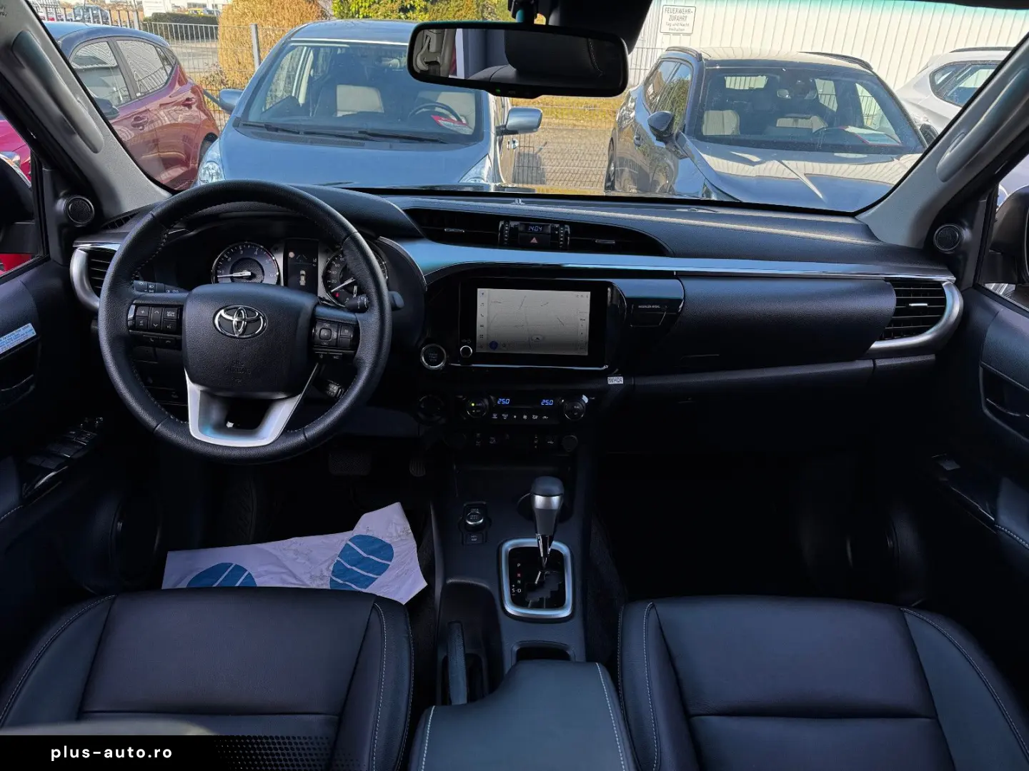 TOYOTA Hilux Double Cab Executive 2.8D 4x4 AHK 3.500 KG