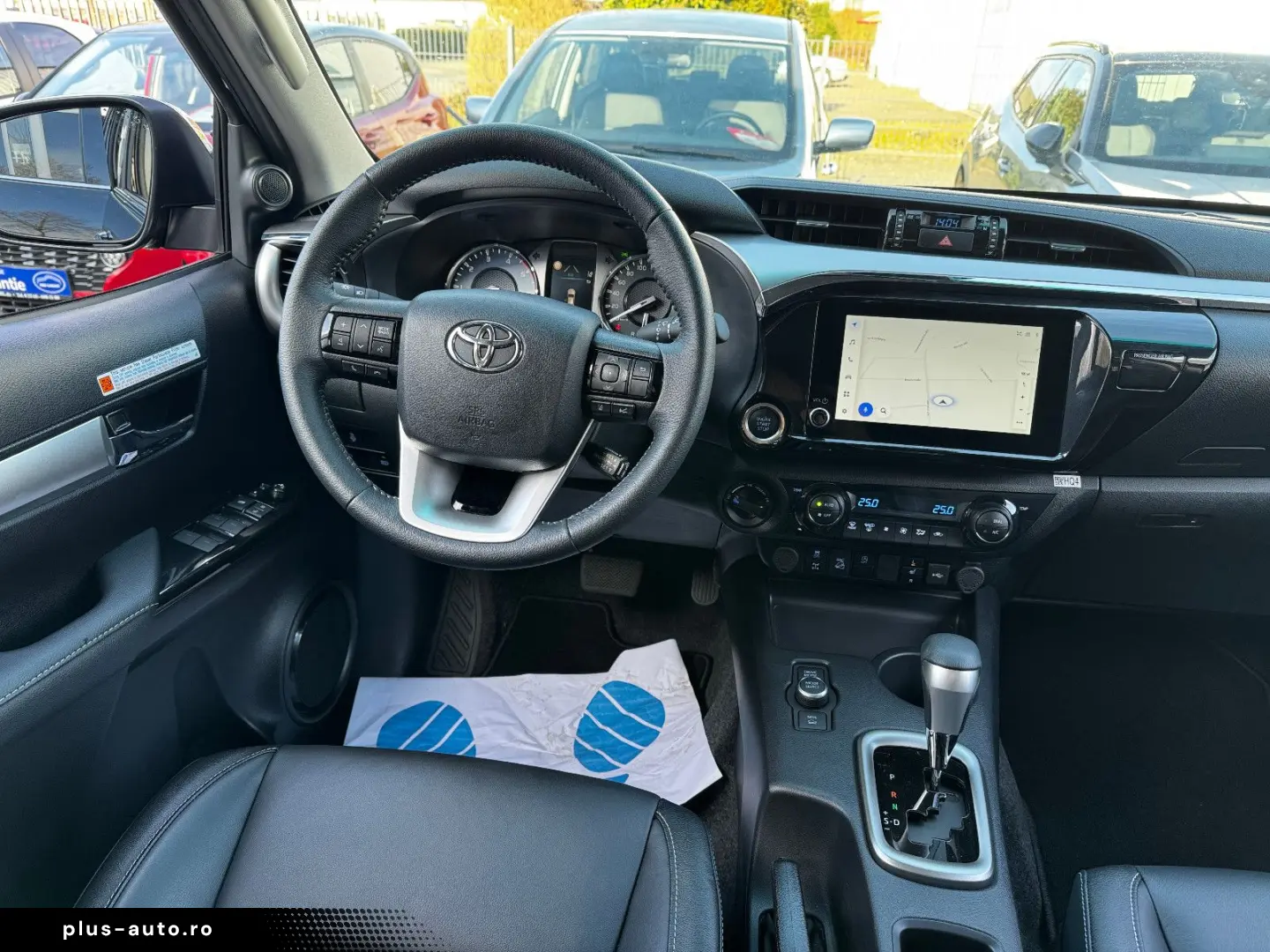 TOYOTA Hilux Double Cab Executive 2.8D 4x4 AHK 3.500 KG