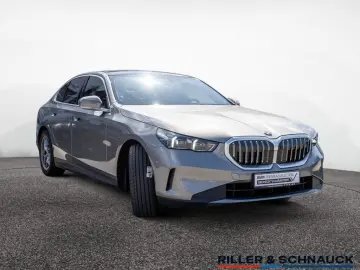 BMW 520d xDrive STANDHZ SITZBELÜFTUNG LED PANO 360