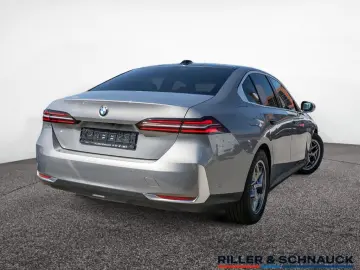 BMW 520d xDrive STANDHZ SITZBELÜFTUNG LED PANO 360